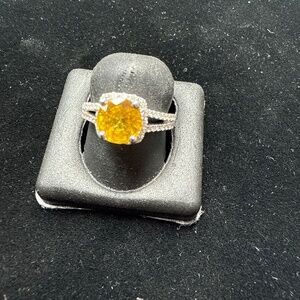 Beautiful yellow sapphire Ring